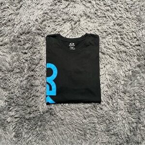 Y2K Oakley Blue Side Logo Black Tee T Shirt Mens Size Large
